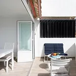 Home2book Seafront Apartman *