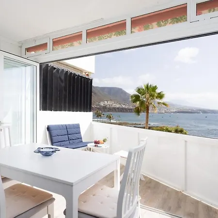 Home2book Seafront Apartamento